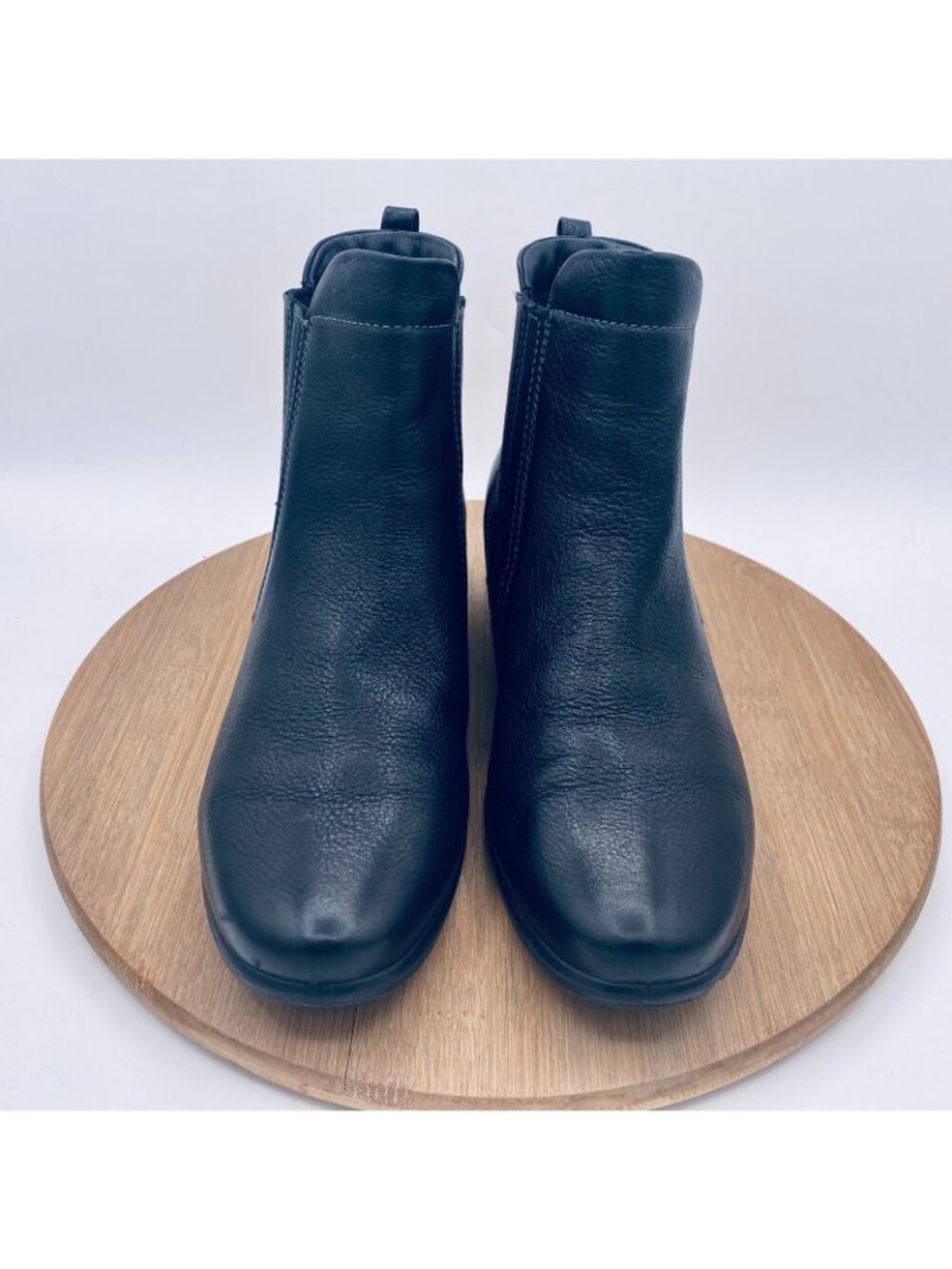 Ecco Womens Shoes 9 Black Leather Pull On Chelsea Boots Ankle Minimalist - Picture 2 of 11